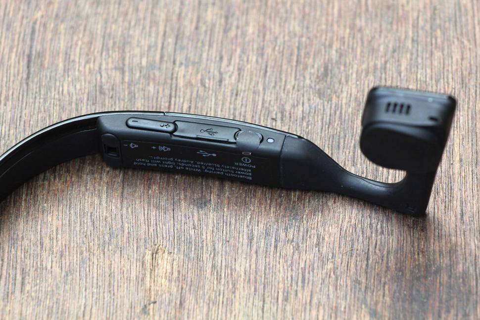 Review Aftershokz Bluez 2 Wireless Bone Conduction Headphones